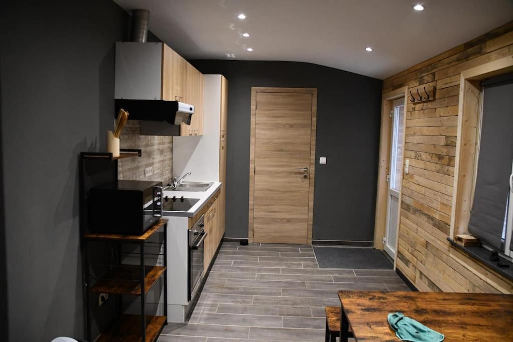Logement In Wood Brugelette Exterior foto